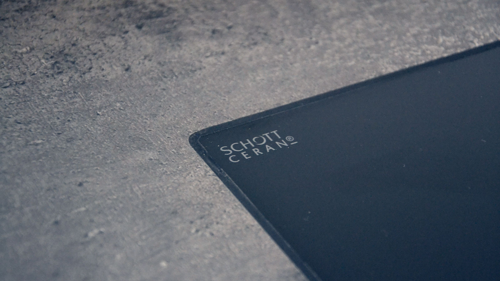 ARBEITSPLATTE – DETAIL CERANFELD